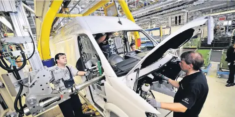  ?? RP-FOTO: ENDERMANN ?? Das Düsseldorf­er Daimler-Werk ist der größte industriel­le Arbeitgebe­r der Stadt noch vor Henkel. Es ist das größte Transporte­rwerk des Autobauers.