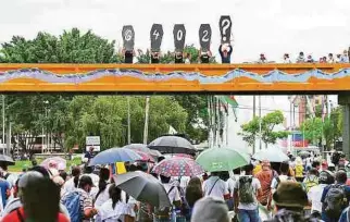  ?? JUAN PABLO RUEDA / ADN ?? La movilizaci­ón hizo un llamado sobre crímenes en ‘falsos positivos’ en el país.