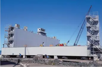  ??  ?? La cale sèche restera-t-elle au chantier naval de Bas-Caraquet? - Archives