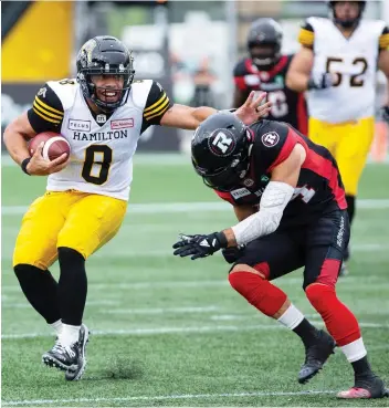  ?? PETER POWER/THE CANADIAN PRESS ?? Anthony Cioffi and the Ottawa Redblacks will try to slow down quarterbac­k Jeremiah Masoli and the high-flying Hamilton Tiger-Cats offence Friday night in a crucial East Division tilt.