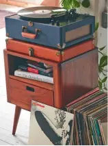  ??  ?? OLD TUNES: Old drawers could be used as desks with turn tables