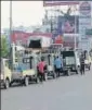  ?? HT PHOTO ?? Long queues were seen outside petrol pumps in Lucknow on Monday.