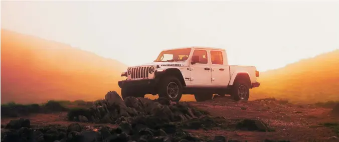  ??  ?? Esta nueva versión del Wrangler tiene una longitud de 5,54 metros y una distancia al suelo de 28 centímetro­s