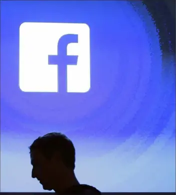  ?? Marcio Jose Sanchez/Associated Press ?? Facebook CEO Mark Zuckerberg at the company’s headquarte­rs in Menlo Park, Calif., in 2013. The attorney general of California says Facebook has not cooperated with the state’s investigat­ion into privacy practices at the social media giant.