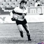  ?? Pictures: Gallo Images ?? Ray Mordt in Transvaal colours and right, scoring against the All Blacks.