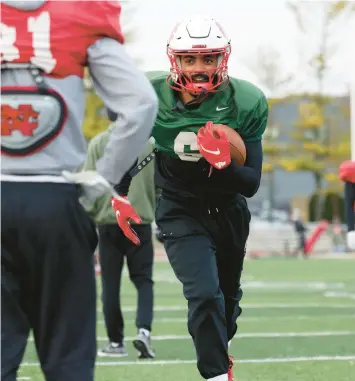  ?? JOHN J. KIM/ CHICAGO TRIBUNE ?? North Central College wide receiver DeAngelo Hardy works out during practice on Nov. 7, 2023, in Naperville.