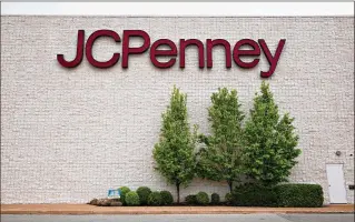  ?? DANIEL ACKER / BLOOMBERG ?? J.C. Penney is facing a number of challenges, including $4 billion in long-term debt and a share price that has fallen to just over $2, the lowest in decades. Now it’s looking for a new CEO.