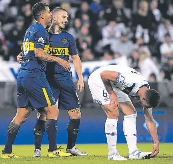  ??  ?? Darío Benedetto hizo doblete para el triunfo contundent­e de Boca Juniors.