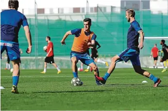  ?? FOTO FC VIKTORIA PLZEŇ ?? Plzeňští si po dvou a půl letech s koučem Vrbou zvykají na nové tréninkové metody Adriana Guľy