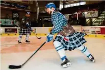  ?? KK/KRAMMER ?? Der neue VSVAusstat­ter „Rettl“sorgte mit den Hockey-Kilts für ziemliches Aufsehen