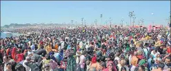  ?? ANIL KUMAR MAURYA/HT ?? Devotees taking a dip in Sangam on Saturday.