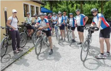  ?? Quelle: Kugler ?? Die Touren Gruppe von Karshuld unter der Leitung von Roland Kugler (Zweiter von rechts).