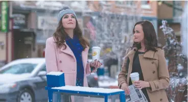  ?? NETFLIX ?? Lauren Graham, left, and Alexis Bledel star in Gilmore Girls, one of the
many shows fans are rewatching during pandemic lockdowns.