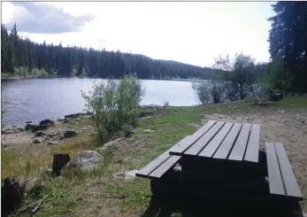  ?? To The Daily Courier ?? J.P. SQUIRE/Special
Streak Lake recreation site is this week’s Secret Okanagan Spot in the SOS series. You can get there via rough Oyama Lake forest service road but many recreation­al paddlers head to the north end of Oyama Lake, then wind through beautiful Lilypad Lane to find a quiet spot for lunch at its lone picnic table, above.