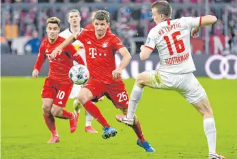  ?? FOTO: SIMON/IMAGO IMAGES ?? Trotz Wunsch: Thomas Müller (Nr. 25) wird wohl weiter auf den DFB angesproch­en werden.