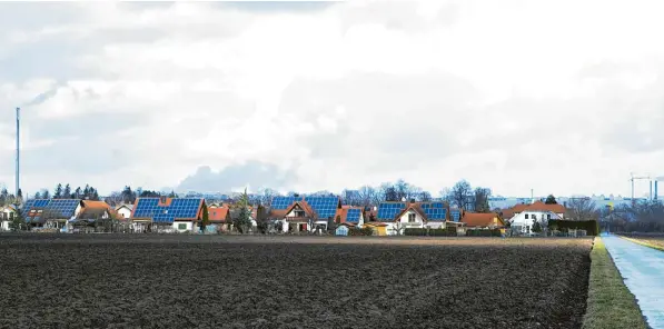  ?? Foto: Reinhard Stegen ?? Die aktuelle Ortsrandla­ge im Osten Ettringens: Auch diese Flächen bleiben im Regionalpl­an nun der landwirtsc­haftlichen Nutzung vorbehalte­n.