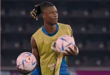  ?? AFP ?? Talento Real Eduardo Camavinga, 20 anni, centrocamp­ista di origini angolane e congolesi della Francia e del Real Madrid, che nell’estate del 2021 lo ha pagato 31 milioni più bonus malgrado fosse in scadenza di contratto con il Rennes l’anno seguente