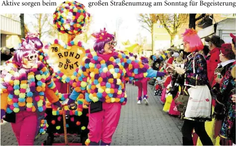  ?? BILD: JANINA RAHN ?? Farbenfroh und ausgelasse­n feierte Damme beim großen Carnevalsu­mzug am Sonntag seine 5. Jahreszeit.