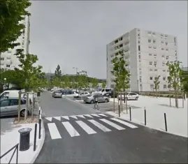  ?? L. H. /DR) ?? Que ce soit dans la cité Berthe, à La Seyne, ou à Sanary et Six-Fours, les équipes de l’APEA sont mobilisés pour les jeunes.(Photos