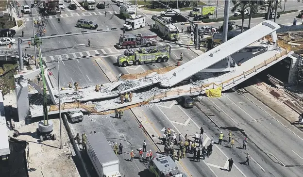  ?? PICTURE: AP ?? The bridge linking Florida Internatio­nal University campus and the community of Sweetwater collapsed on Thursday afternoon