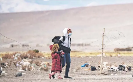  ?? ?? Juzgados de Familia han tenido que decretar medidas de protección para los niños, niñas y adolescent­es que ingresan a Chile solos.