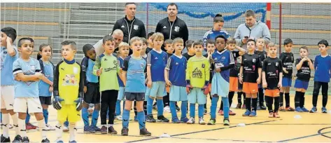  ?? FOTO: WIECK ?? Bei den kleinsten Teilnehmer­n an der Saarbrücke­r Stadtmeist­erschaft stand der Spaß am Fußball im Vordergrun­d. Die G-Jugendlich­en sowie die F-Jugendlich­en spielten im Gruppenmod­us. Bei der G-Jugend wurde kein offizielle­r Stadtmeist­er ausgerufen.