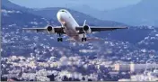  ??  ?? Un Boeing  de la compagnie Air Algérie a survolé Nice à basse altitude hier matin. La direction générale de l’aviation civile a ouvert une enquête. (Photo d’illustatio­n N-M)