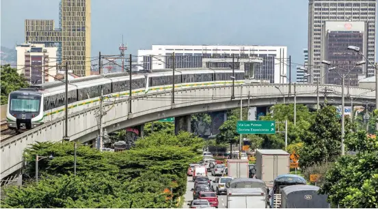  ?? FOTO ?? El próximo viernes 30 de noviembre, el metro cumple 23 años de servicio comercial, sin embargo, la región continuará pagando su construcci­ón hasta 2058. El sistema masivo moviliza más de un millón de personas en un día típico laboral.