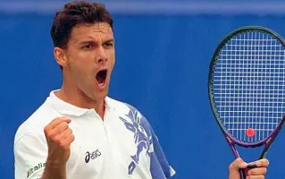  ??  ?? Campione Renzo Furlan, ex 19 della classifica Atp, esulta dopo aver conquistat­o una vittoria