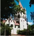  ??  ?? Prinz Luitpold lebt auf Schloss Kalten- berg im Landkreis Landsberg.