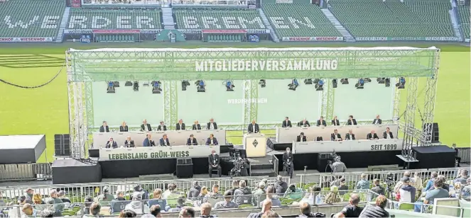  ?? Dpa-BILD: Assanimogh­addam ?? Im Weserstadi­on fand am Sonntag die Mitglieder­versammlun­g von Werder Bremen statt.