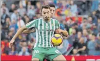  ??  ?? El Espanyol vuelve a sufrir el azote del Covid-19 con un positivo. Loren (Betis), Gonalons (Granada) y Elliot Gómez (Tenerife) fueron tres de los jugadores afectados, los únicos que ayer se reveló su identidad