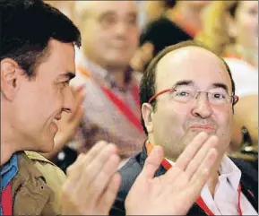  ?? LUIS TEJIDO / EFE ?? Sánchez e Iceta coincidier­on en el congreso de los socialista­s vascos
