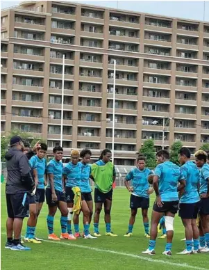  ?? Photo: Team Fiji ?? Team Fiji women’s rugby 7s coach, Saiasi Fuli, speaks to members of the team during a training session in Oita, Japan.