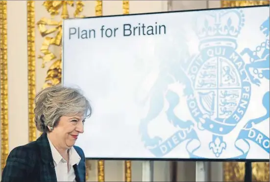  ?? KIRSTY WIGGLESWOR­TH / AFP ?? La primera ministra britànica, Theresa May, arribant ahir a Lancaster House, a Londres, per exposar els seus plans per al Brexit