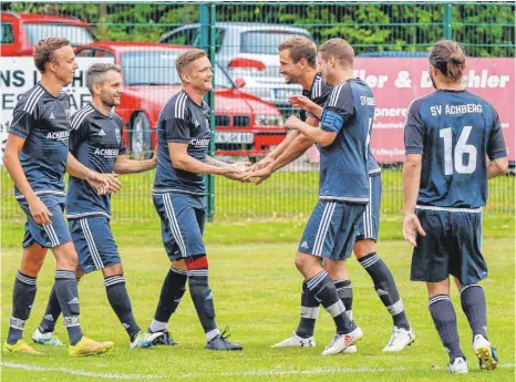  ?? FOTO: ALHO ?? Wollen auch beim TSV Eriskirch drei Punkte holen: die Spieler des SV Achberg.