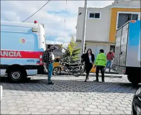  ?? Foto: Yadira Illescas / EXTRA ?? Al domicilio llegaron unidades de emergencia y de medicina legal.