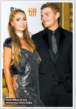  ??  ?? Paris Hilton et son amoureux Chris Zylka