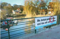  ?? Foto: Hagen Jung ?? Die Jeetzel in Hitzacker, dessen Altstadt auf einer Insel liegt.