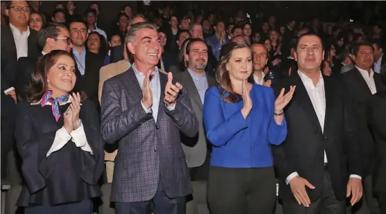  ?? AGENCIA ENFOQUE ?? Martha Erika Alonso, Rafael Moreno Valle, José Antonio Gali y Dinorah López, en el segundo informe del CDE del PAN.