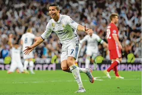 ?? Foto: Getty ?? Zwei Treffer im Hinspiel, drei gestern Abend, wenn auch einer davon aus klarer Abseitspos­ition: Cristiano Ronaldo war der Schrecken der Roten.