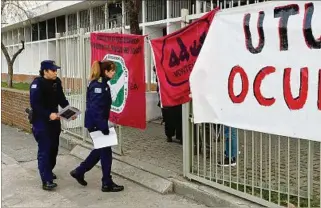  ?? ?? OCUPACIÓN. En asamblea, los docentes resolviero­n tomar la escuela técnica por otras 24 horas.