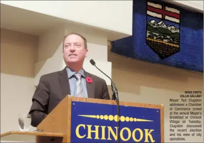  ?? NEWS PHOTO COLLIN GALLANT ?? Mayor Ted Clugston addresses a Chamber of Commerce crowd at the annual Mayor’s Breakfast at Chinook Village on Tuesday. Clugston discussed the recent election and his view of city operations.