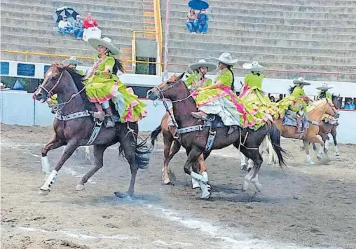  ?? / EDUARDO VILLALOBOS ?? Fiesta de escaramuza­s efectuada el fin de semana en Parral.