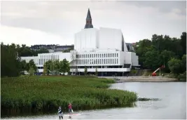  ?? FOTO: LEHTIKUVA/MIKKO STIG ?? Mediacentr­et i Finlandiah­uset byggs så att 2 000 journalist­er får plats, men om det kniper får man plats för ännu fler.