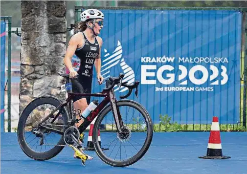  ?? Foto: Christian Kemp ?? Für die Triathleti­n Jeanne Lehair sind es die ersten Olympische­n Spiele.