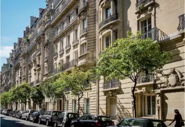  ??  ?? A Neuilly-sur-Seine, la pierre se négocie en moyenne à 9 280 €/m2, en hausse de 7,6 % sur un an.