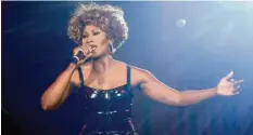  ?? Foto: Davids Darner ?? Die außergewöh­nliche Karriere der Rock-Legende Tina Turner zeichnet die Show „Simply the Best“mit Livemusik und Livegesang nach.