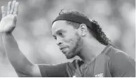  ??  ?? Clap de fin pour Ronaldinho