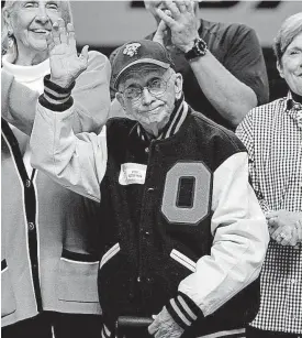  ?? [OKLAHOMAN ARCHIVES] ?? Bob “Pee Wee” Williams, shown in this 2014 photo, was a student trainer for Oklahoma A&M. He was with the Aggies’ 1945 national title football team and the 1945 and 1946 men’s national title basketball teams. He died this month at age 92.